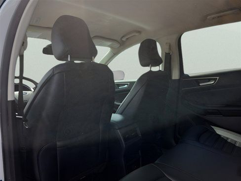 Used 2022 Ford Edge SEL AWD/4WD image 9