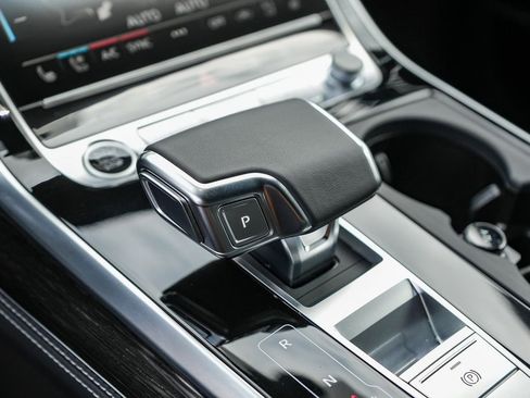 Used 2025 Audi Q8 Prestige AWD/4WD image 22