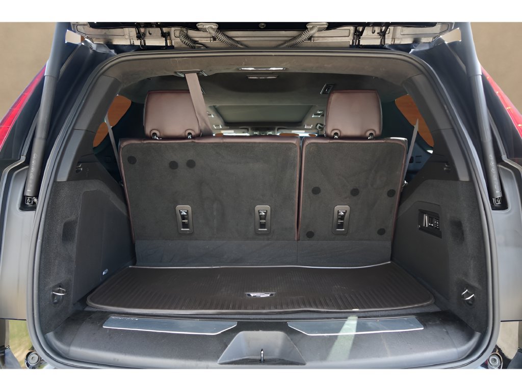 Used 2021 Cadillac Escalade Premium Luxury Platinum w/ LPO, Radiant Package AWD/4WD image 34
