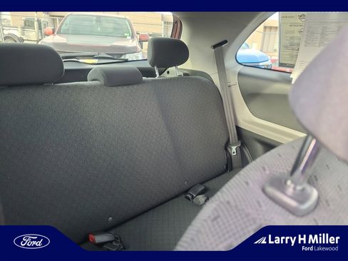 Used 2009 Toyota Yaris 2-Door Hatchback image 18