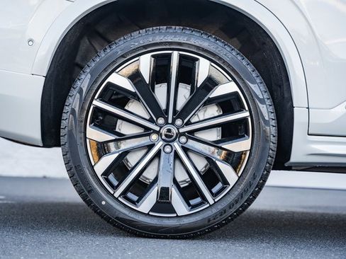 Used 2025 Volvo XC90 T8 Plus w/ Protection Package Premier image 16