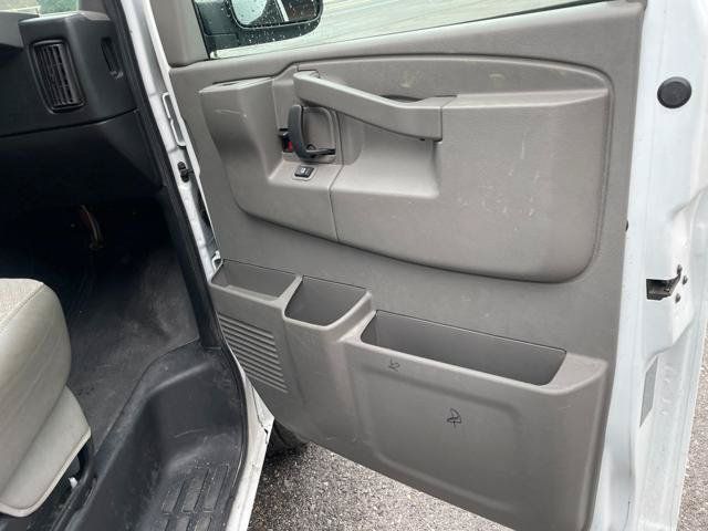 Used 2017 Chevrolet Express 2500 RWD image 26