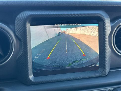 Used 2023 Jeep Wrangler Freedom Edition image 20