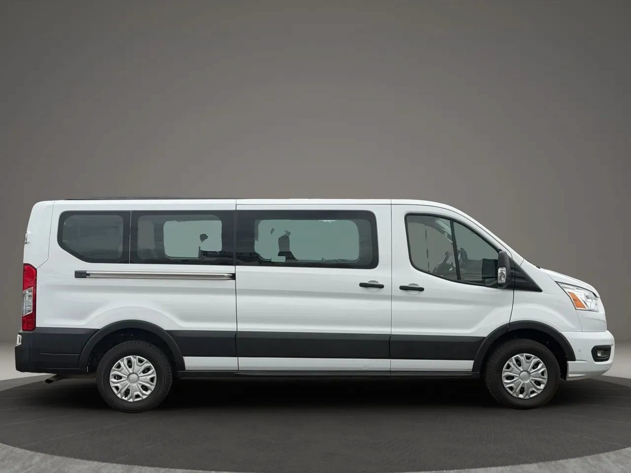 Used 2022 Ford Transit 350 XLT RWD image 7