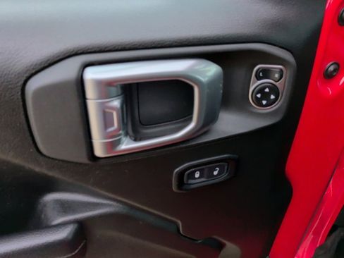 Used 2024 Jeep Gladiator Sport image 12