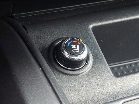 Used 2023 Nissan Titan PRO-4X w/ Pro-4x Convenience Package image 28