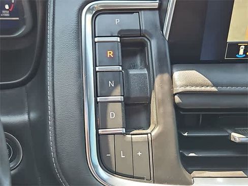 Used 2023 Chevrolet Tahoe Z71 w/ Luxury Package image 21