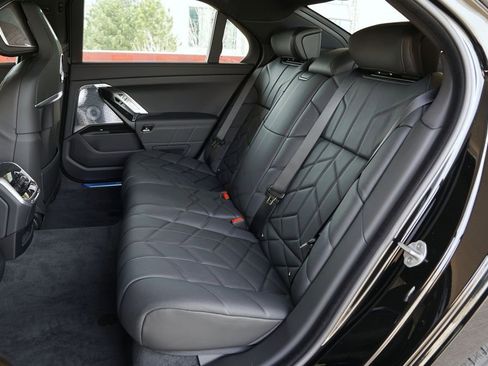 New 2026 BMW i7 xDrive60 w/ Executive Package image 35