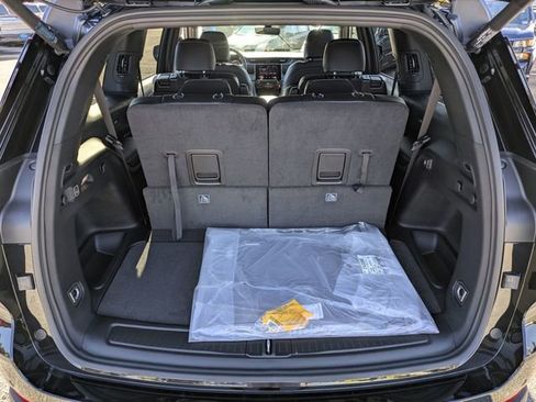 New 2025 Jeep Grand Cherokee L Altitude image 31