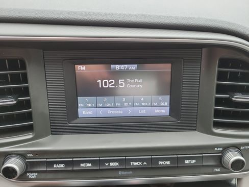 Used 2019 Hyundai Elantra SE FWD image 15