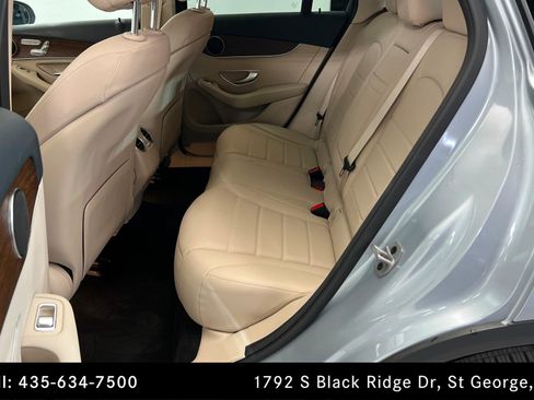 Certified 2022 Mercedes-Benz GLC 300 4MATIC w/ Premium Package Lite image 21