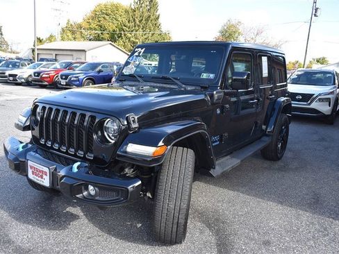 Used 2021 Jeep Wrangler Unlimited Sahara image 7