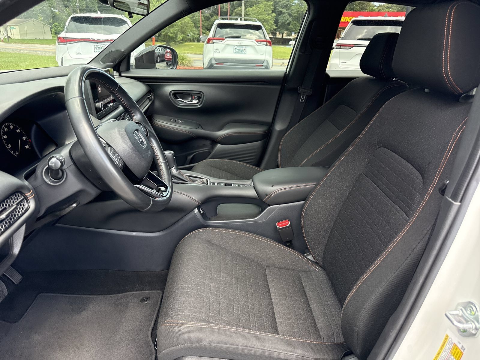 Used 2023 Honda HR-V Sport image 9