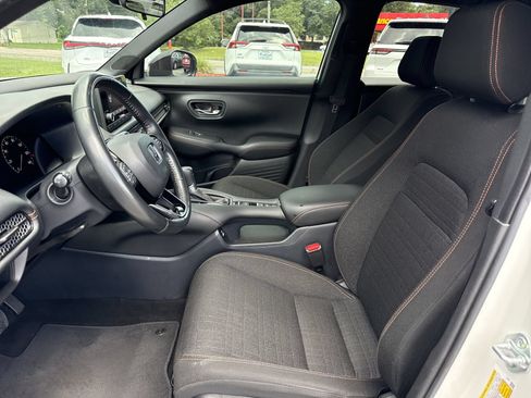 Used 2023 Honda HR-V Sport image 9