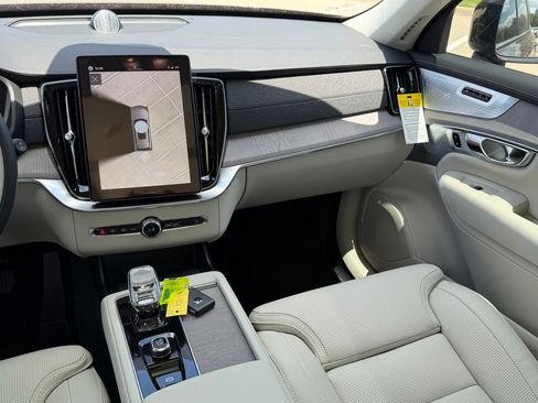 New 2026 Volvo XC90 T8 Ultra w/ Protection Package Premier AWD/4WD image 11