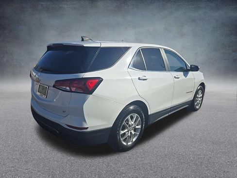 Certified 2024 Chevrolet Equinox LT FWD image 3