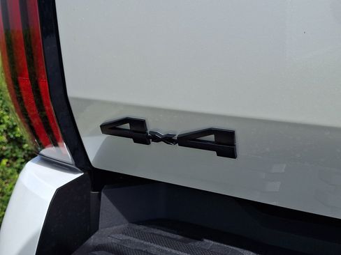 New 2026 Toyota Tundra Platinum AWD/4WD image 7