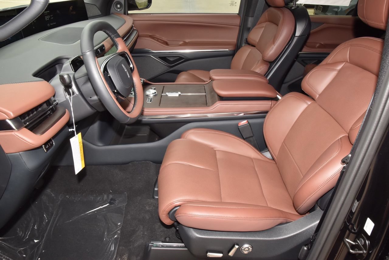 New 2027 Lincoln Navigator Reserve AWD/4WD image 13