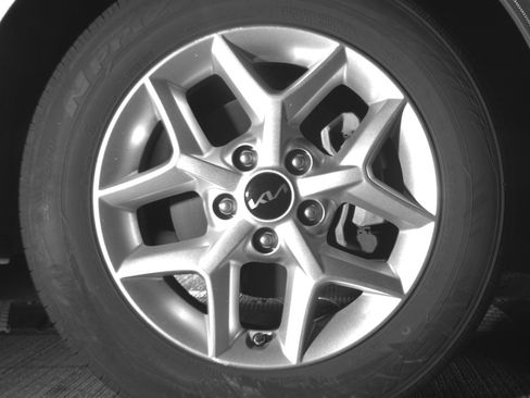 Used 2025 Kia Soul LX w/ LX Technology Package image 13