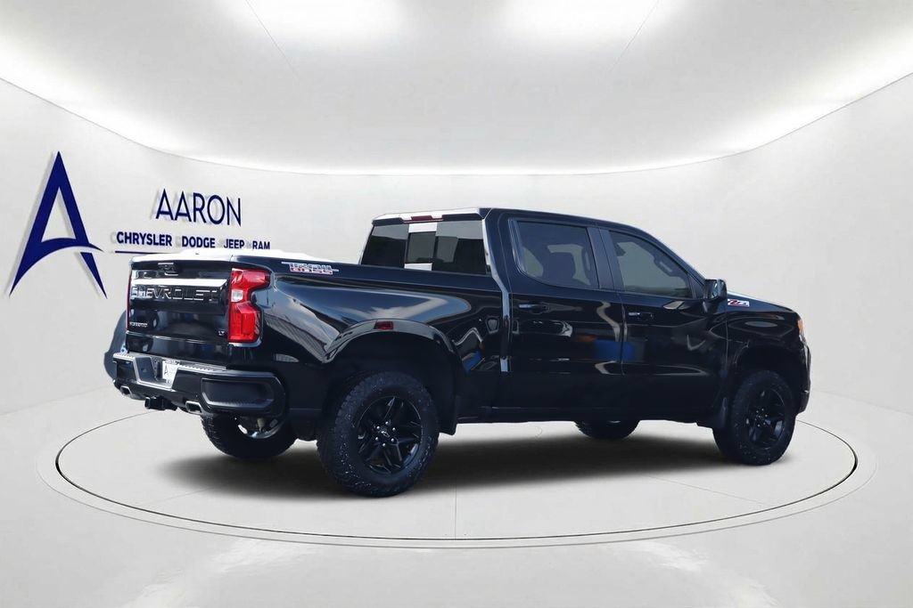Used 2024 Chevrolet Silverado 1500 LT Trail Boss w/ Convenience Package II AWD/4WD image 4