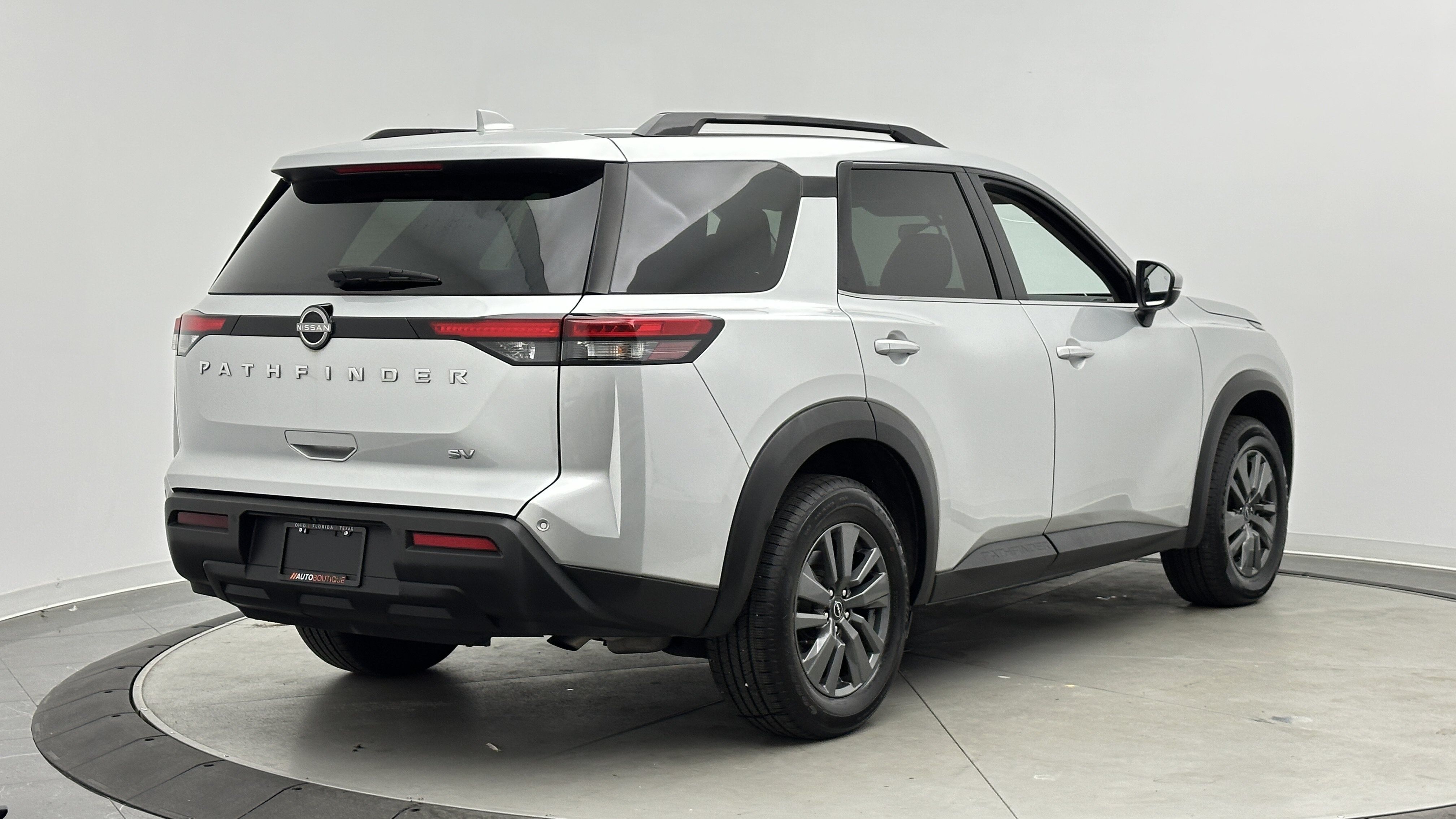 Used 2024 Nissan Pathfinder SV FWD image 7