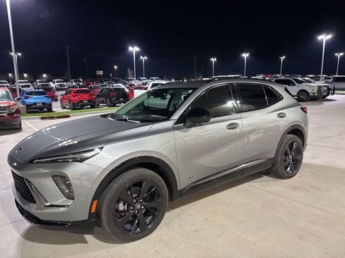 Used 2024 Buick Envision Sport Touring image 7