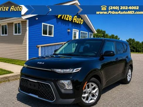 Used 2022 Kia Soul LX w/ Technology Package FWD image 1