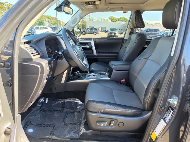 Used 2024 Toyota 4Runner SR5 Premium w/ Moonroof Package AWD/4WD image 21
