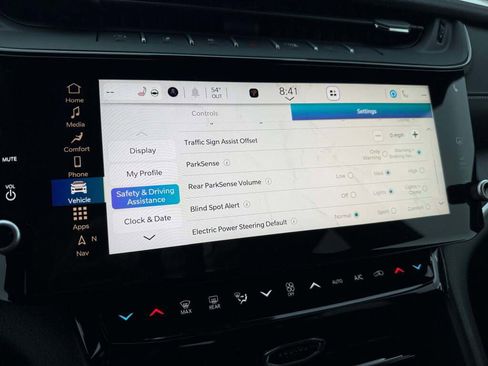 New 2026 Jeep Grand Cherokee Altitude image 31