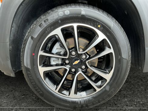 Used 2025 Chevrolet TrailBlazer LT AWD/4WD image 14