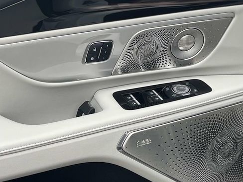 New 2026 Lincoln Nautilus Reserve AWD/4WD image 12