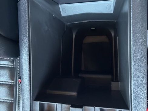 Used 2023 Ford Edge SEL image 17