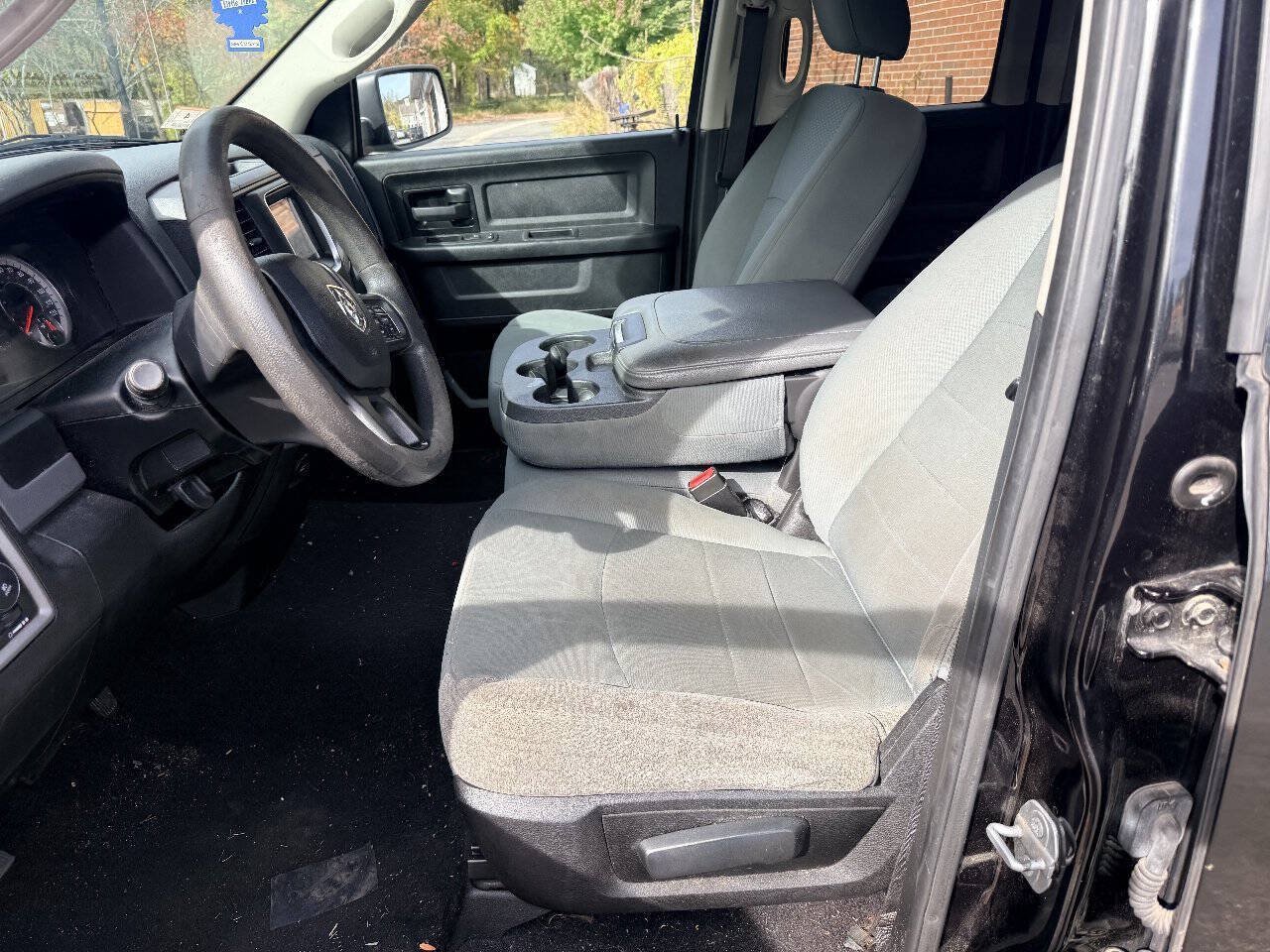 Used 2019 RAM 1500 Express AWD/4WD image 10
