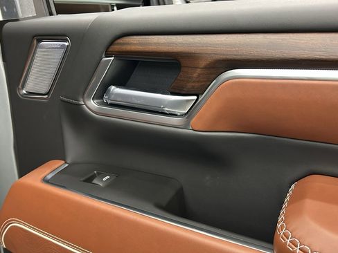 Used 2025 GMC Sierra 3500 Denali Ultimate image 39