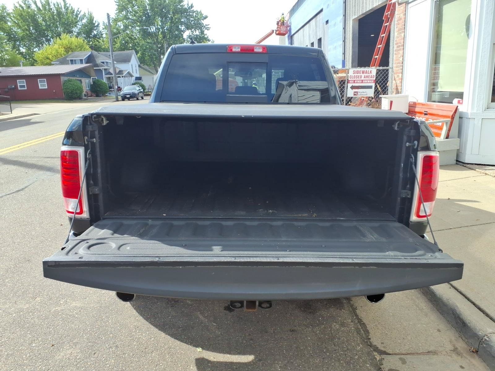 Used 2017 RAM 1500 Laramie w/ Convenience Group AWD/4WD image 20