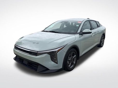 Used 2025 Kia K4 FWD image 3