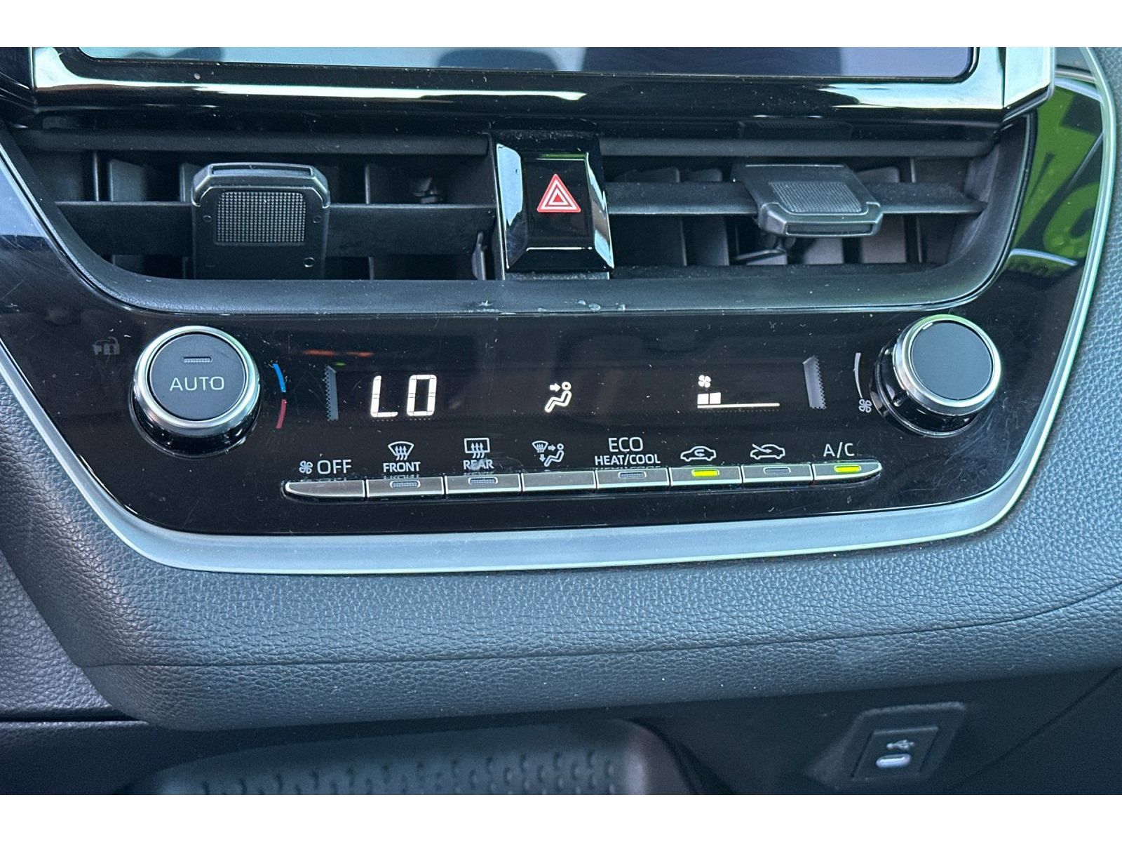Certified 2025 Toyota Corolla LE FWD image 21