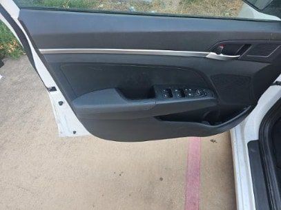 Used 2020 Hyundai Elantra SE w/ Cargo Package (C1) FWD image 12