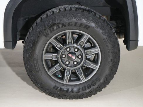 Used 2024 GMC Sierra 1500 AT4X image 41