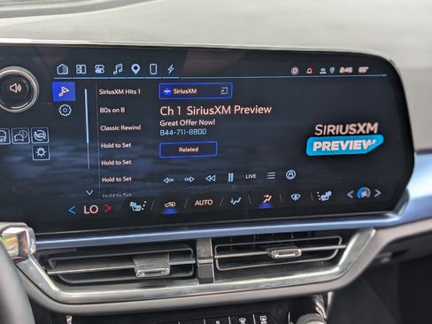 Used 2024 Chevrolet Equinox EV LT FWD image 29