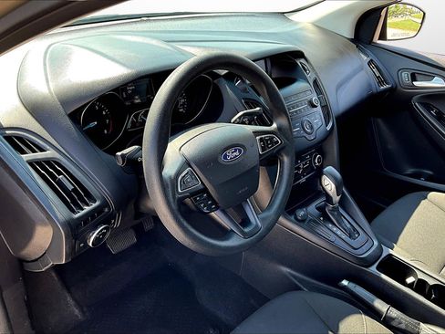 Used 2018 Ford Focus SE image 20