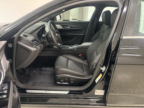 Used 2025 Cadillac CT4 Premium Luxury image 14