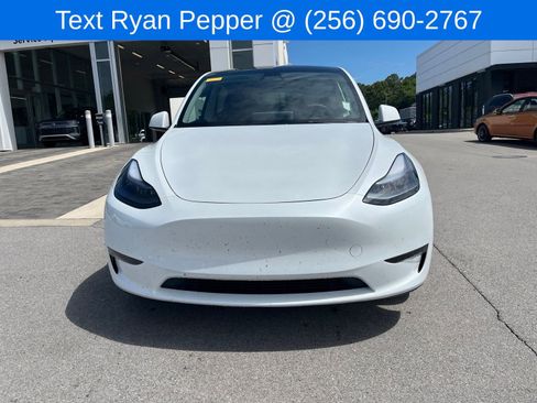 Used 2025 Tesla Model Y Long Range RWD image 2