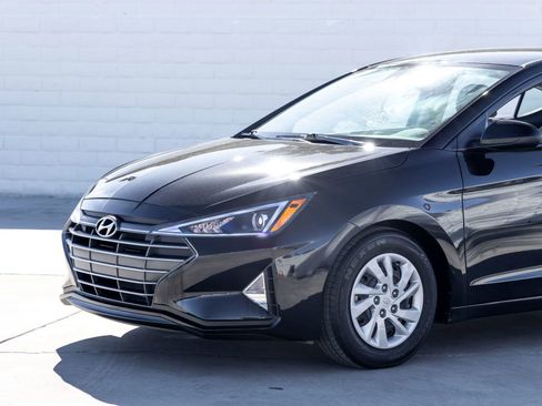 Used 2020 Hyundai Elantra SE image 7
