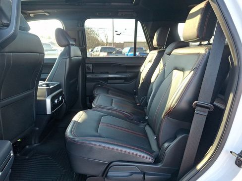 Used 2022 Ford Expedition Limited image 10
