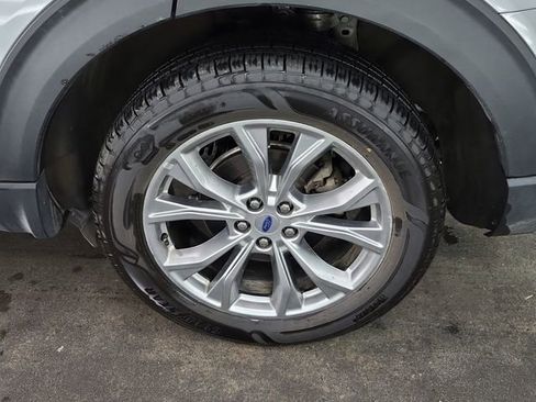 Used 2022 Ford Explorer Limited image 14