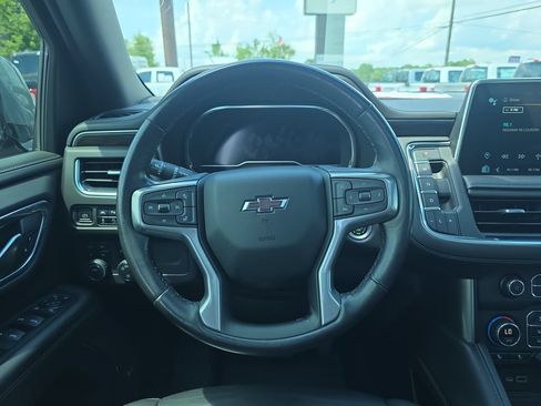 Used 2022 Chevrolet Tahoe Z71 w/ Luxury Package AWD/4WD image 16