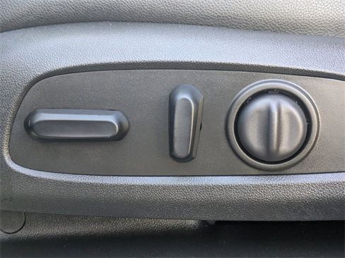 Used 2024 Chevrolet Equinox Premier image 23