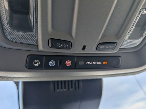 Used 2023 Chevrolet Silverado 1500 Custom image 19