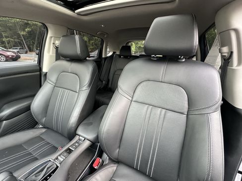 Used 2024 Honda HR-V EX-L image 8
